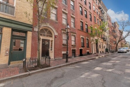 60 Myrtle St unit 6, Boston, MA 02114 - photo 1