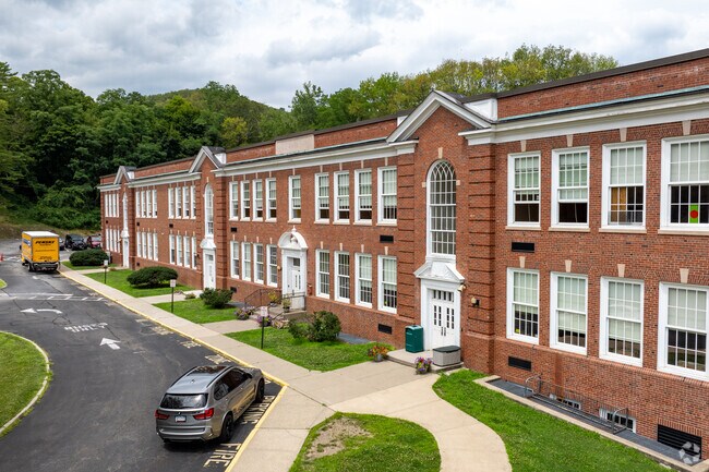 Highland Falls Intermediate School