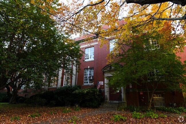 Edward S. Rhodes School provides education in the neighborhood of 
Bellefonte.