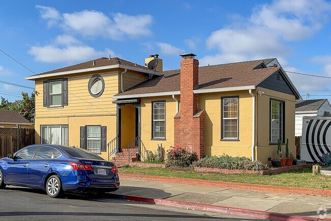 New Traditional homes are available in Las Palmas.