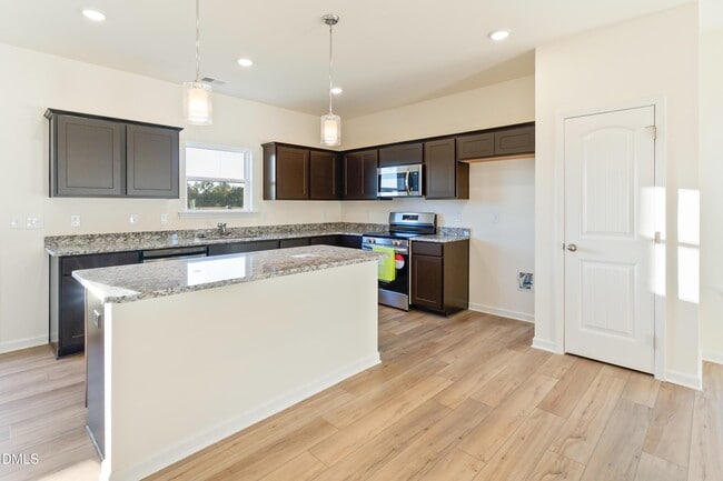 136 Bruce Dr, Dunn, NC 28334 - photo 3