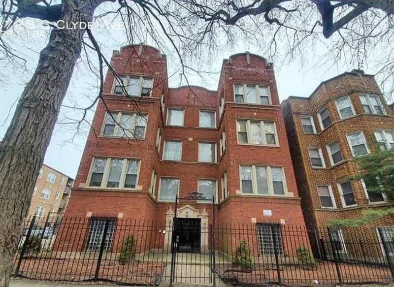 6723 S Clyde Ave unit 1, Chicago, IL 60649 - photo 1