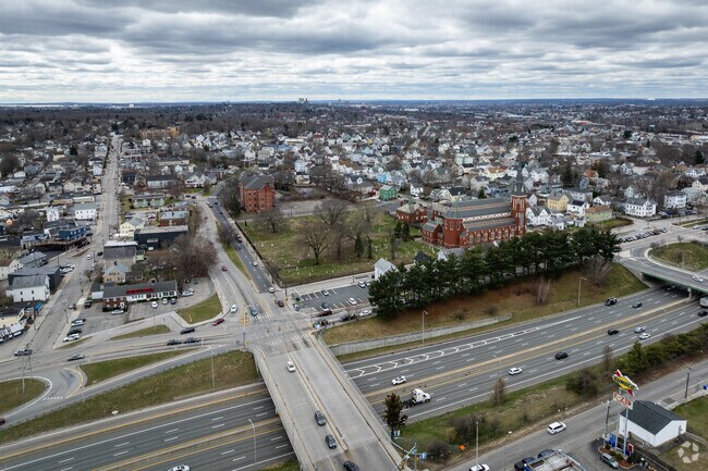 Drive along Oak Hill's I-95 highways for stunning vistas of Downtown Providence.