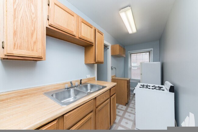 3257 W Wrightwood Ave unit 3257-2D, Chicago, IL 60647 - photo 4