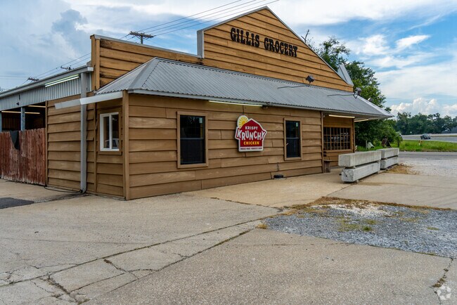Gillis Grocery in Gillis, Lake Charles, offers fresh produce, daily essentials, and friendly ser