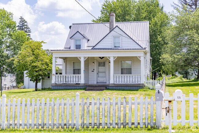 Cape Cod style housing with large lots and fenced in yards can be found in Hooverson Heights.