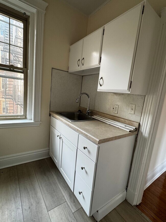 65 Park Dr unit 27-2, Boston, MA 02215 - photo 3