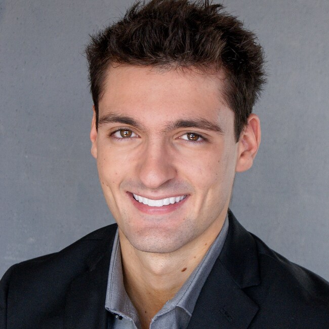 Agent Photo