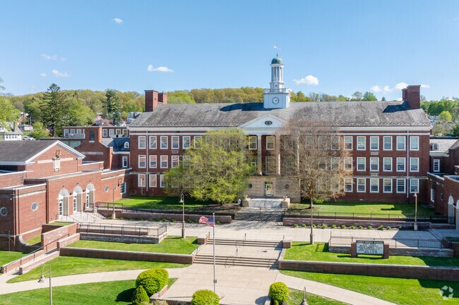 Students enjoy the campus and learning environment at Scott 6th Grade Center.