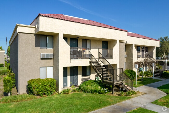 CENTREPOINTE, Colton, CA 92324 - photo 6