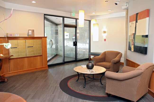 2245 SW Park Place unit 6B, Portland, OR 97205 - photo 5