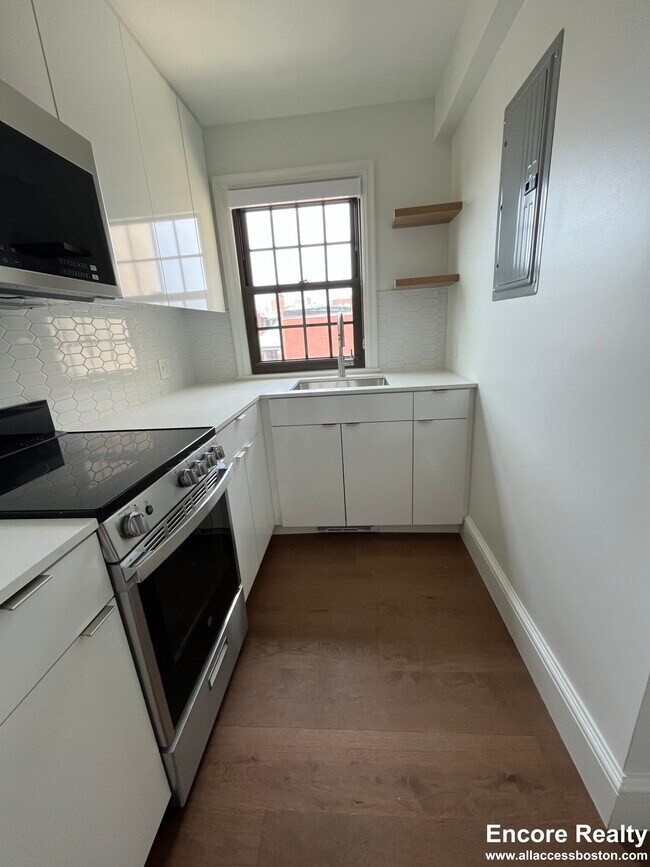 1172 Massachusetts Ave unit 208, Cambridge, MA 02138 - photo 4