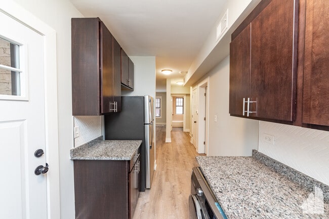 1128 Maple Ave unit B2, Evanston, IL 60202 - photo 7