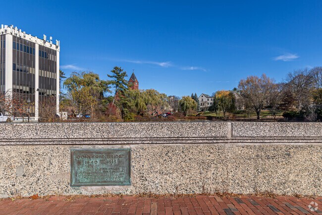 The neighborhood of Grove Street has access to historical landmarks in Winchester.