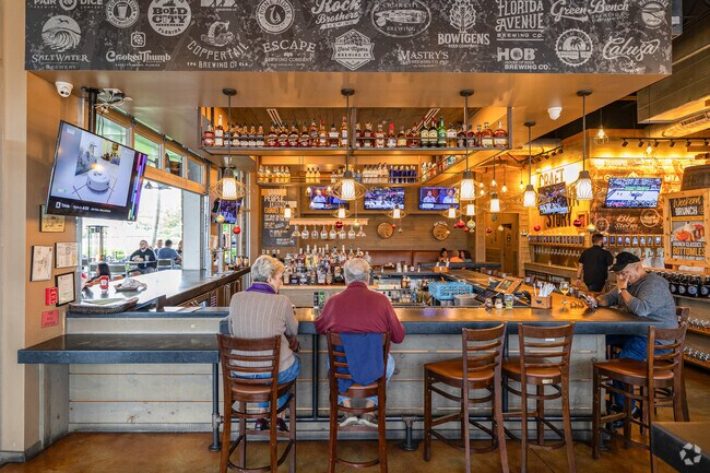 Parklands residents can enjoy a selection of beers and pizzas at Oak & Stone.