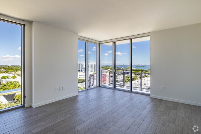 2BD, 2BA - 1,108SF - Living Room