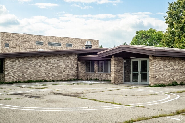 Stephens Elementary school in Glen Oak Hills has an outdoor classroom for its students.