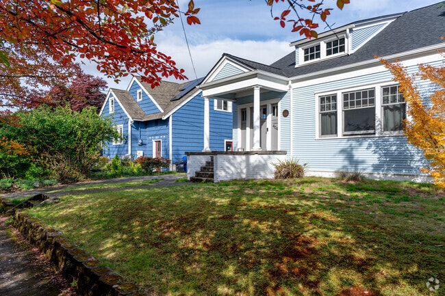 South Capitol offers tree-lined streets with timeless, elegant homes.