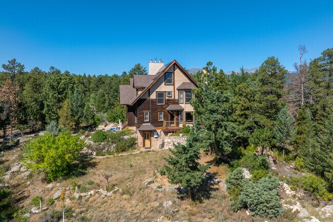 Given the remoteness of Hidden Lake, a significant number of properties are off-grid.