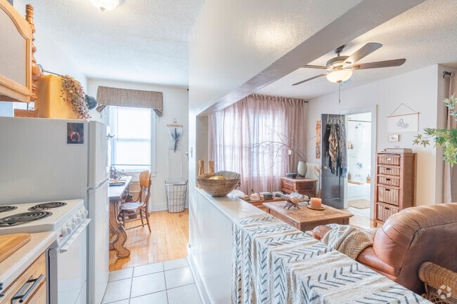 26 Oak Grove - Kitchen - 1BA, Studio - 370SF - Kitchen