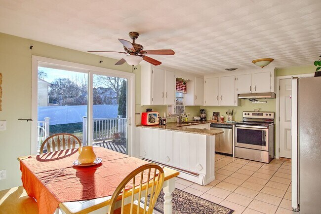 138 Youngs Ave, Coventry, RI 02816 - photo 7