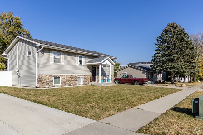 Raised ranch homes are well represented in Hurst.