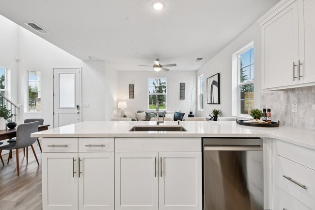 6451 Jacinto Way, Sacramento, CA 95823 - photo 6