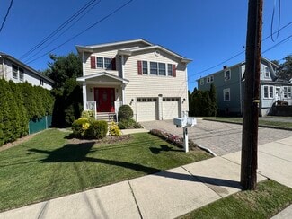 41 Chobot Ln, Elmwood Park, NJ 07407