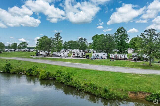 Prairie Creek Reservoir Campgrounds is an RV campsite by the water.
