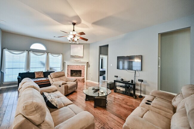 1705 Fairfax Dr unit ID1301578P, Mansfield, TX 76063 - photo 6