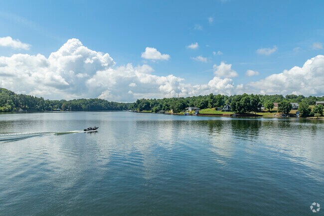 Northlakes residents enjoy the easy and convenient access to Lake Hickory.