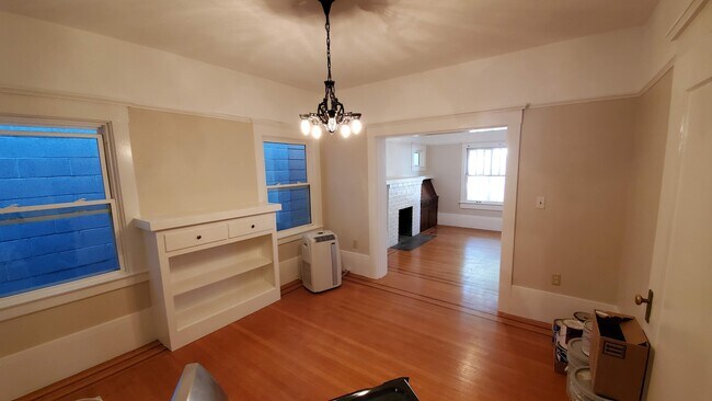 2227 J St unit Upper C, Sacramento, CA 95816 - photo 4