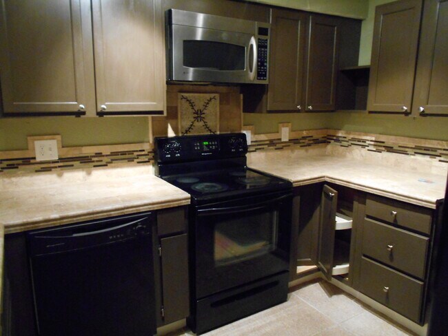 9000 Bissonnet St unit 1004, Houston, TX 77074 - photo 4