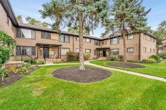 2101 E Maple Rd, Birmingham, MI 48009