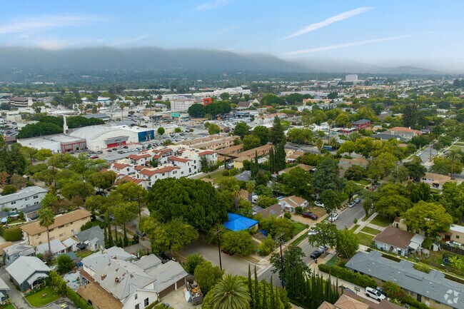 The area has great schools, is close to public transit and has a neighborhood library.