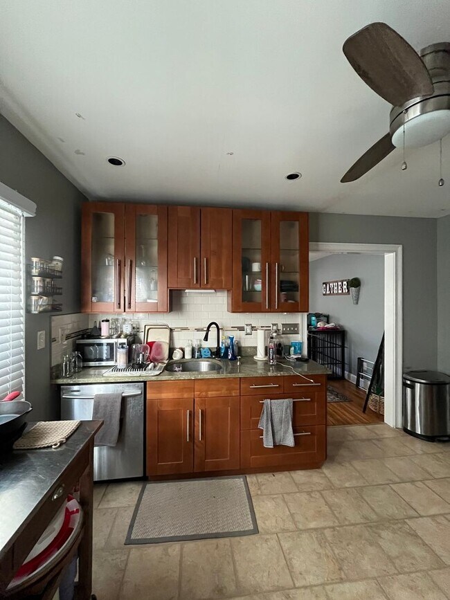 10 Ashland St, Dorchester, MA 02122 - photo 4