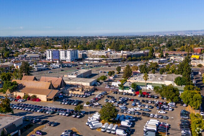 Interstate 280 offers access to downtown San Jose.