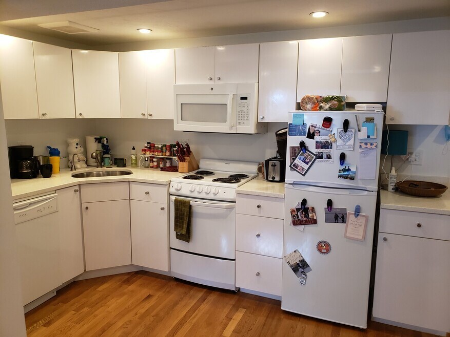 15 Euston Rd unit 10, Brighton, MA 02135 - photo 1