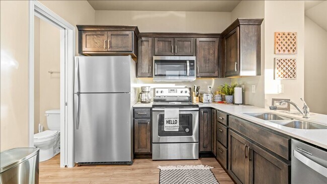 Summerland Twinhomes | Waterloo | Near Lost Island Waterpark, Waterloo, IA 50701 - photo 5