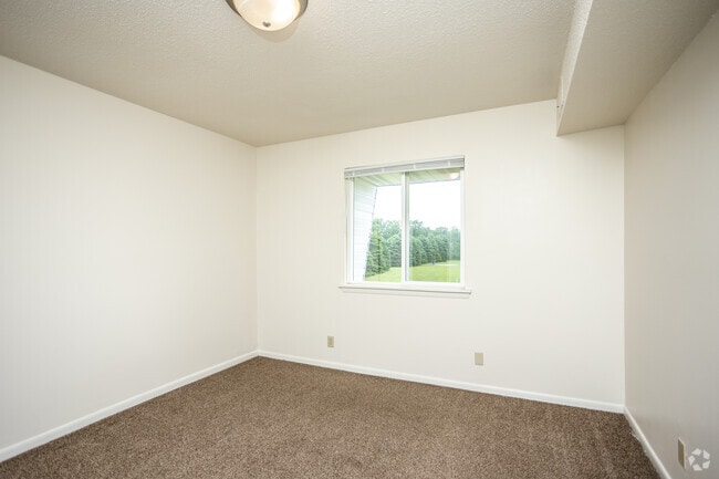 Pine View, Clinton, IA 52732 - photo 7