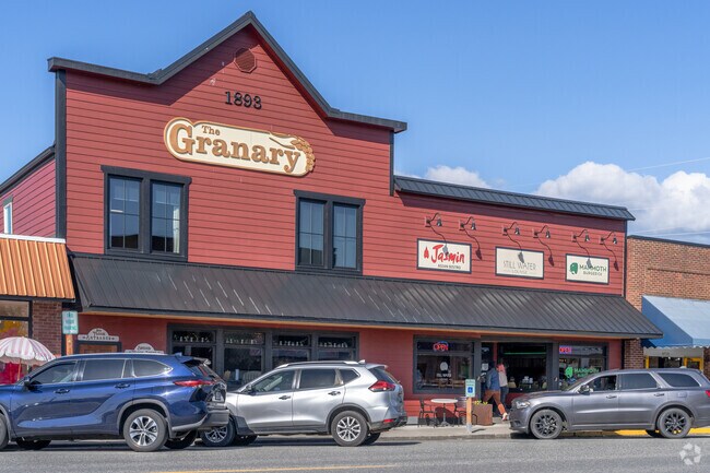 The Granary near Lake Ketchum has plenty of dining options including Still Water Lounge.
