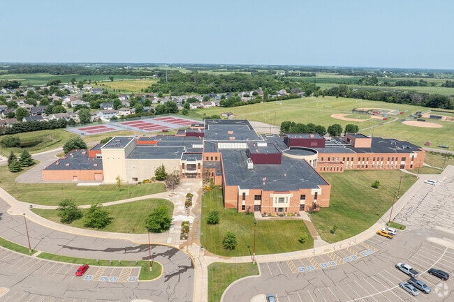 New Prague Senior High School's teachers earned a grade of C+ from Niche.com.