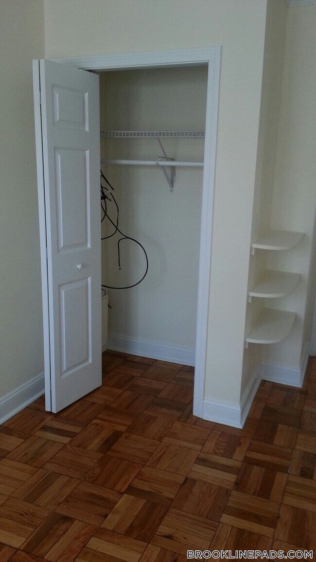 115 Gerry Rd, Chestnut Hill, MA 02467 - photo 6