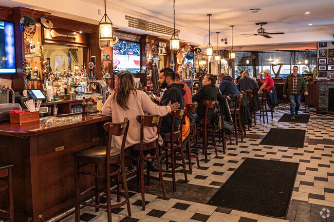 Belfast Gastro Pub in Lindenhurst is a popular spot for hearty meals and local brews.