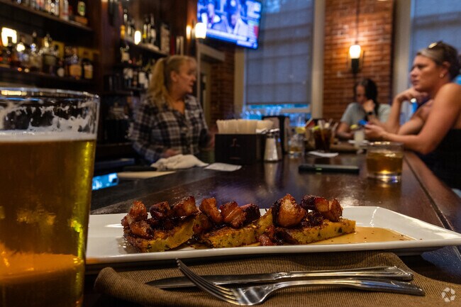 The Common Man offers delicious drinks and fantastic food near the West Side.