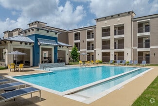 2727 Minimax St, Houston, TX 77008
