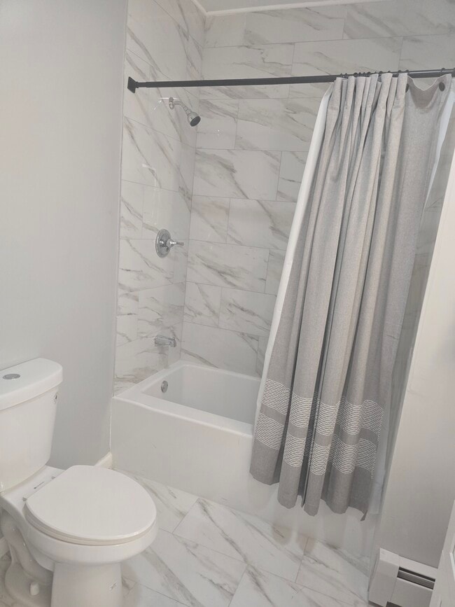 32 Homestead Ave unit Comfy Homestead, New Britain, CT 06053 - photo 3