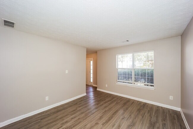 3955 Belmont Ridge Dr, Lithonia, GA 30038 - photo 4