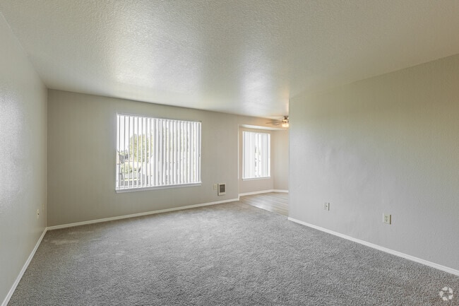 2BR, 2BA - 900SF - Living Room