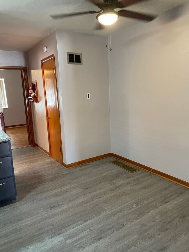 4994 Fyler Ave, Saint Louis, MO 63139 - photo 2